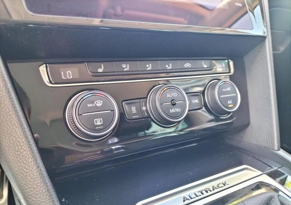 Volkswagen Passat cena 109900 przebieg: 135094, rok produkcji 2019 z Sanok małe 596